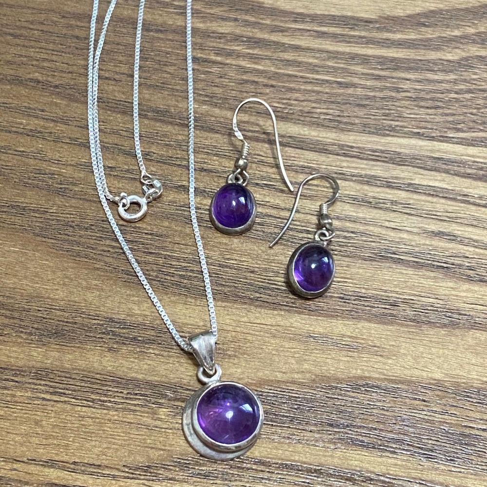 Amythest necklace and earrings